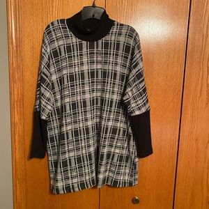 Black & white plaid tunic